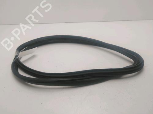 Used Rubber door seal HONDA JAZZ III (GE_, GG_, GP_, ZA_) 1.3 i (GE6, GG3, GG6) (100 hp) 24882326