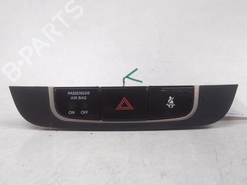 Used Warning switch HYUNDAI ix35 (LM, EL, ELH) 1.7 CRDi (116 hp) 15750655