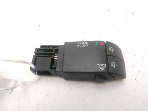 Used Switch Switch RENAULT TWINGO III (BCM_, BCA_) 1.0 SCe 70 (71 hp) 22693959 22693959