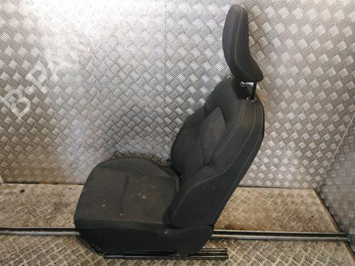 Used Right front seat RENAULT CLIO V (B7_) 1.5 Blue dCi 100 (B7AD) (101 hp) 18066753