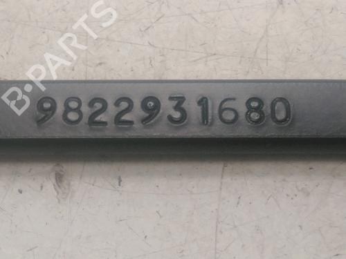 Used Front windshield wiper arm PEUGEOT 2008 II (UD_, US_, UY_, UJ_, UR_, UC_) 1.5 BlueHDI 110 (UDYHSK) (110 hp) 26281018