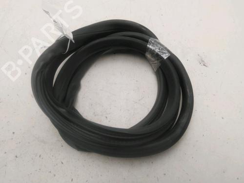 Used Rubber door seal PEUGEOT 207 (WA_, WC_) 1.4 16V (88 hp) 29442613