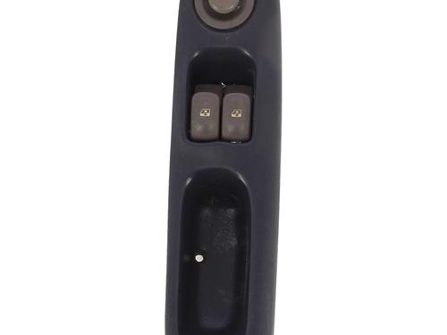 Used Left front window switch Left front window switch RENAULT TWINGO I (C06_) 1.2 (C066, C068) (58 hp) 31031243 31031243