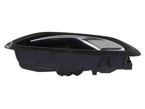 Used Front left interior door handle Front left interior door handle RENAULT MEGANE IV Hatchback (B9A/M/N_) 1.5 Blue dCi 115 (B9A6) (116 hp) 32178872 32178872
