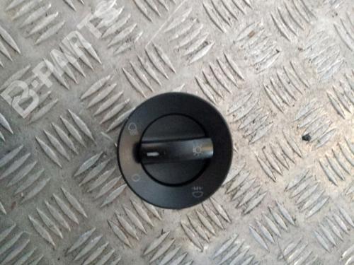 Used Headlight switch VW POLO (9N_, 9A_) 1.4 TDI (70 hp) 11996724