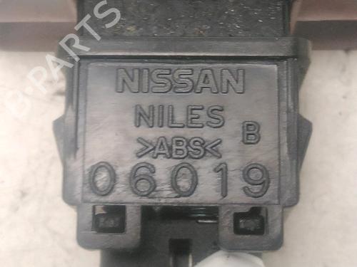Used Warning switch NISSAN MICRA IV (K13K, K13KK) 1.2 (80 hp) 28331080