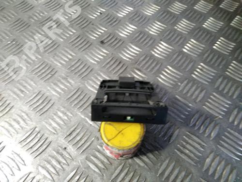 Used Card reader RENAULT MEGANE III Hatchback (BZ0/1_, B3_) 1.5 dCi (BZ09, BZ0D, BZ1W, BZ29, BZ14) (110 hp) 11712656