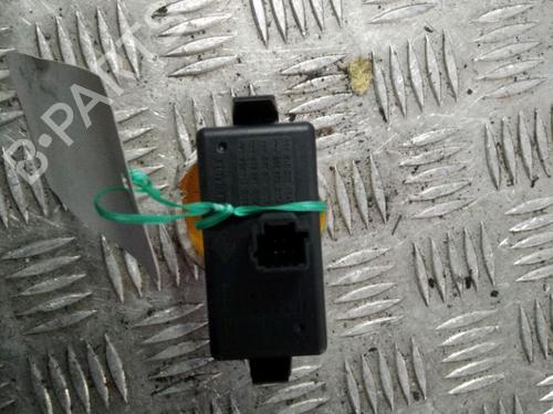 Used Warning switch RENAULT TWINGO II (CN0_) 1.2 16V (CN0K, CN0V, CN0A) (76 hp) 11996581