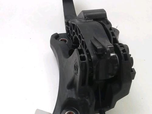 Pedal embraiagem RENAULT CLIO V (B7_) 1.5 Blue dCi 100 (B7AD) (101 hp) 18066652