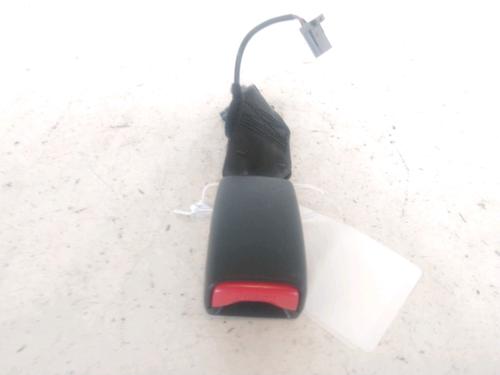 Used Seat buckle RENAULT CAPTUR I (J5_, H5_) 0.9 TCe 90 (90 hp) 27470581