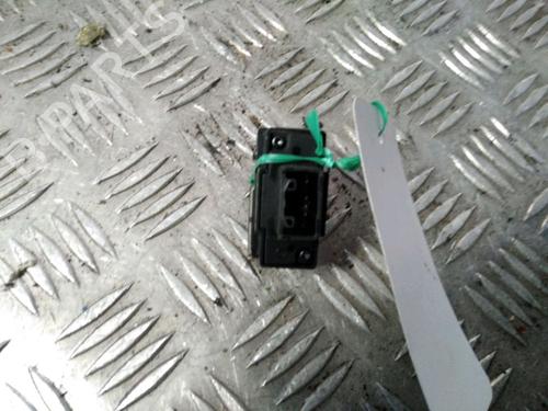 Used Warning switch OPEL AGILA B (H08) 1.0 (F68) (65 hp) 11712853