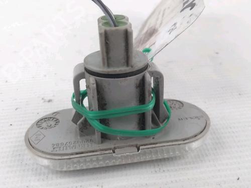Pisca lateral direito Pisca lateral direito RENAULT CLIO II (BB_, CB_) 1.2 (BB0A, BB0F, BB10, BB1K, BB28, BB2D, BB2H, CB0A,... (58 hp) 34229577 34229577