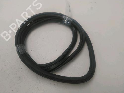 Used Rubber door seal AUDI Q3 (8UB, 8UG) 2.0 TDI (140 hp) 24882331