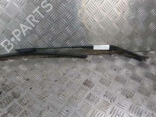 Used Front windshield wiper arm Front windshield wiper arm DACIA SANDERO II 1.5 dCi 75 / Blue dCi 75 (B8JW, B8M4, B8AH, B8M7, B8M6) (75 hp) 14903235 14903235