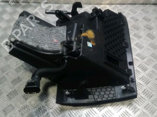 Used Glove box DS DS 7 Crossback (J4_, JR_, JC_) 1.5 BlueHDi 130 (JCYHZJ, JCYHZR) (130 hp) 16209091