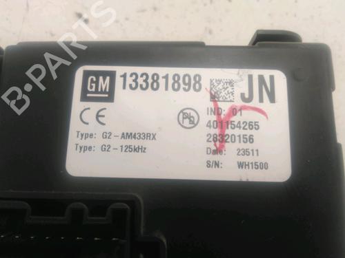 Used Fuse box OPEL MERIVA B MPV (S10) 1.7 CDTI (75) (110 hp) 27394283