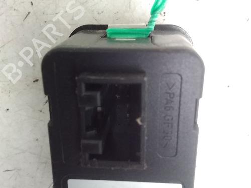 Used Left front window switch OPEL MERIVA A MPV (X03) 1.4 16V Twinport (E75) (90 hp) 15756016