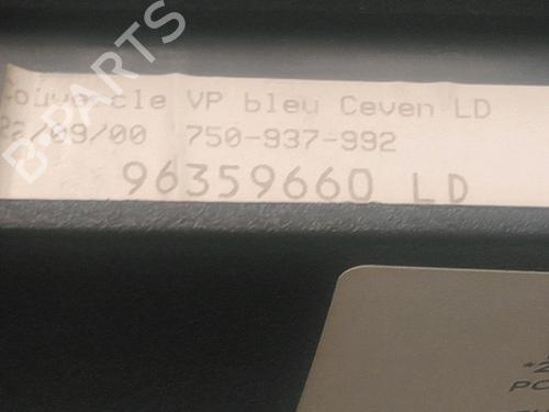 Used Glove box PEUGEOT 206 Hatchback (2A/C) 1.4 i (75 hp) 24945590