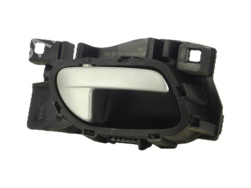 Used Rear right interior door handle Rear right interior door handle 39572625 39572625