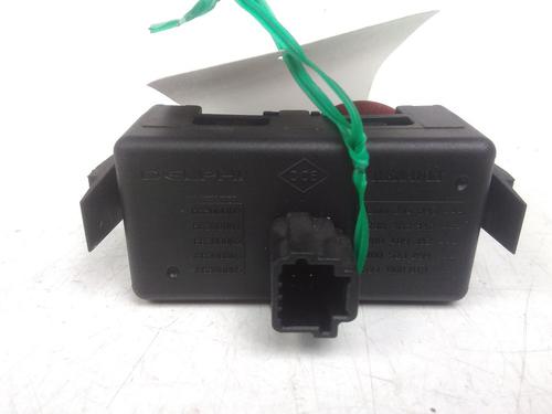 Used Warning switch RENAULT MODUS / GRAND MODUS (F/JP0_) 1.2 (JP0C, JP0K, FP0C, FP0K, FP0P, JP0P, JP0T) (75 hp) 15750663