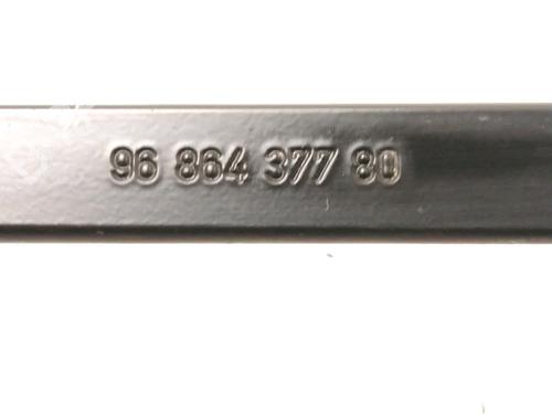 Used Front windshield wiper arm PEUGEOT 508 I (8D_) 2.0 HDi (140 hp) 30825415