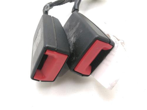 Used Seat buckle VW POLO V (6R1, 6C1) 1.4 TDI (75 hp) 17910163