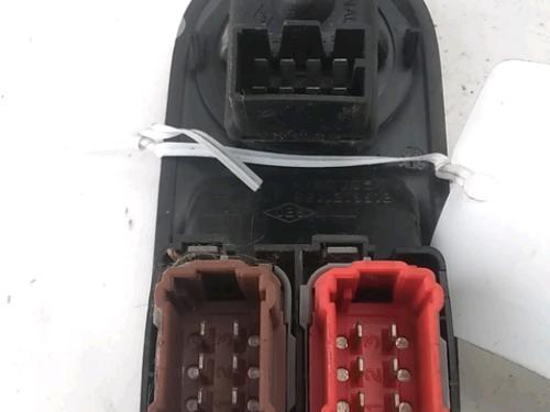 Left front window switch RENAULT MASTER II Van (FD) 2.2 dCI 90 (FD0G, FD0N, FD2G, FD2N, FD3G, FD3N) | BP37454436I27 - Image 2