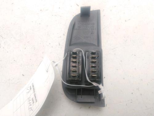 Used Left front window switch RENAULT MEGANE I (BA0/1_) 1.9 D Eco (BA0A, BA0U, BA0R) (64 hp) 25300474