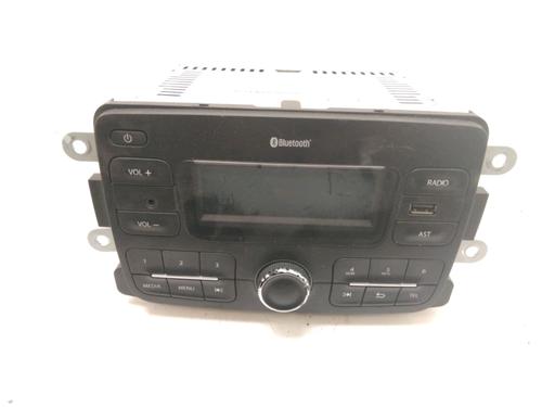 Used Radio DACIA LOGAN MCV II TCe 90 (K8M1, K8MA, K8AC) (90 hp) 30798360