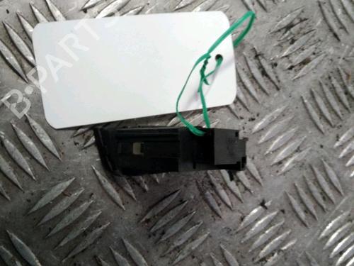 Used Warning switch Warning switch AUDI A4 B8 Avant (8K5) 2.0 TDI (143 hp) 11996576 11996576