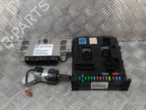 Used Engine control unit (ECU) PEUGEOT 307 (3A/C) 1.4 16V (88 hp) 13621619