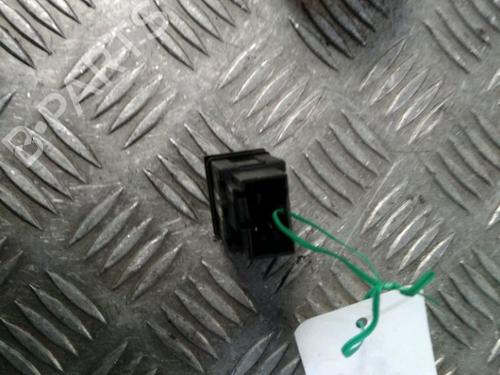 Used Warning switch VW POLO (9N_, 9A_) 1.2 12V (64 hp) 23180611