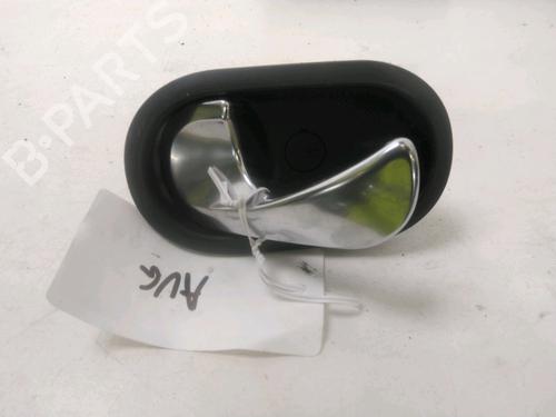 Venstre foran invendig håndtak RENAULT TWINGO III (BCM_, BCA_) 1.0 SCe 70 (71 hp) 29344933