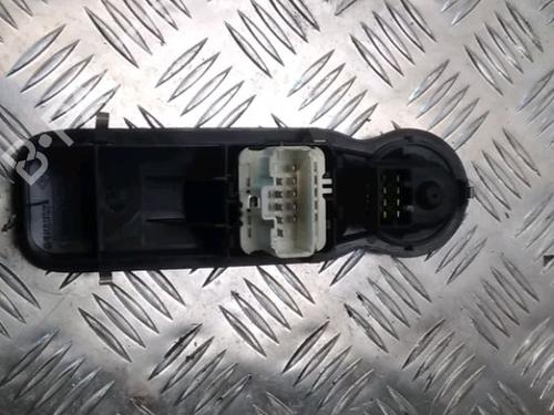 Used Left front window switch RENAULT MODUS / GRAND MODUS (F/JP0_) 1.5 dCi (FP0F, JP0F) (86 hp) 13081901