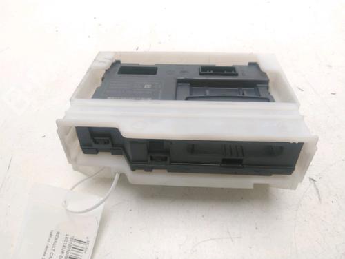 Used Card reader Card reader RENAULT CAPTUR I (J5_, H5_) 1.5 dCi 90 (J5N4, J5M5, J5MW, J5M6, J5AL, J5AJ) (90 hp) 22309424 22309424