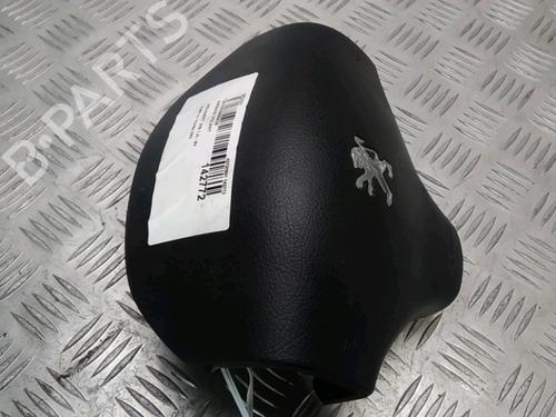 Used Driver airbag PEUGEOT 206 Hatchback (2A/C) 1.4 i (75 hp) 15276995