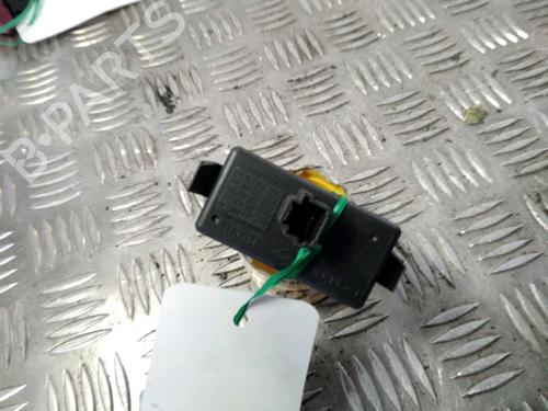 Used Warning switch RENAULT TWINGO II (CN0_) 1.2 (CN0D) (58 hp) 11712840