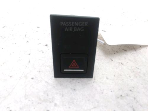 Warning switch VW GOLF VII (5G1, BQ1, BE1, BE2) 1.6 TDI | BP28086833I22 