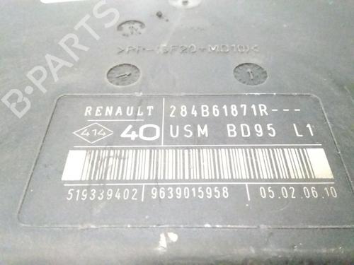 Used Fuse box Fuse box 15747800 15747800
