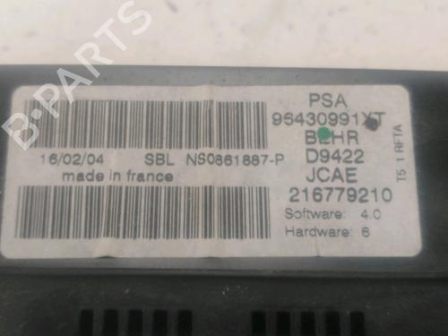 Used Climate control PEUGEOT 307 CC (3B) 2.0 16V (136 hp) 26197645