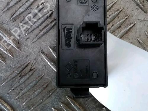 Used Warning switch RENAULT SCÉNIC III (JZ0/1_) 1.5 dCi (110 hp) 17068168