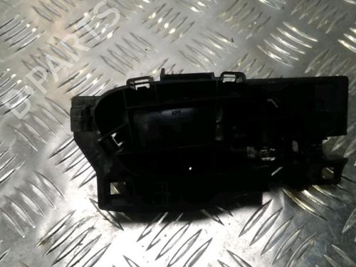 Used Front left interior door handle Front left interior door handle 13081133 13081133