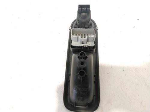 Left front window switch RENAULT CLIO III (BR0/1, CR0/1) 1.2 16V (BR02, BR0J, BR11, CR02, CR0J, CR11) | BP30311008I27