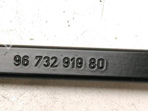 Używane Ramię wycieraczki przedniej szyby CITROËN C3 III (SX) 1.2 VTi 82 (82 hp) 30825420