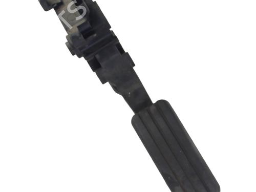 pedal-renault-megane-iii-hatchback-bz01_-b3_-2008-36659531 main image