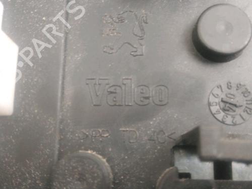 Used Right taillight PEUGEOT 407 (6D_) 2.0 HDi 135 (6DRHRH, 6DRHRE, 6DRHRG, 6DRHRJ) (136 hp) 28159886