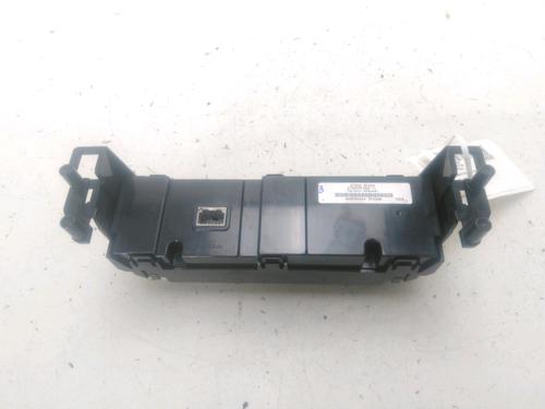 climate-control-nissan-micra-v-k14-2016-27394444 main image