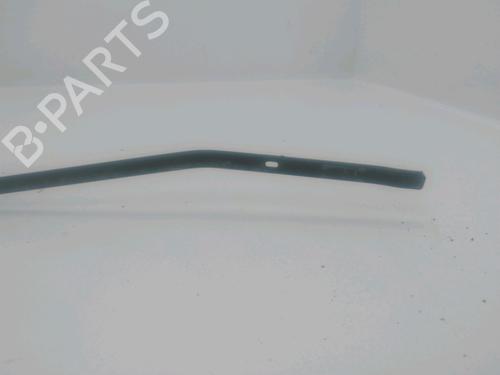 Used Front windshield wiper arm PEUGEOT EXPERT Van (V_) 2.0 BlueHDi 120 (122 hp) 29759079