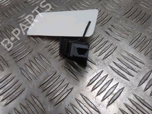 Used Warning switch TOYOTA YARIS (_P9_) 1.4 D-4D (NLP90_, NLP90R) (90 hp) 13079281