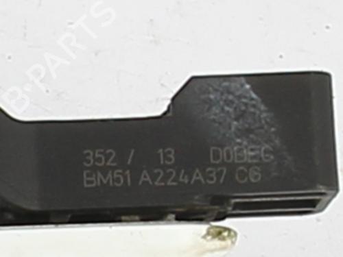 Rear left exterior door handle FORD KUGA II (DM2) 2.0 TDCi | BP29963183C130